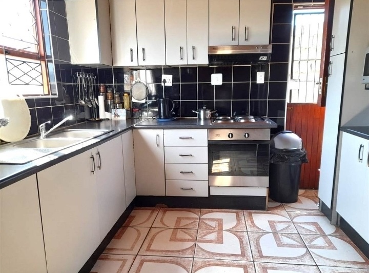 2 Bedroom Property for Sale in Blikkiesdorp Eastern Cape